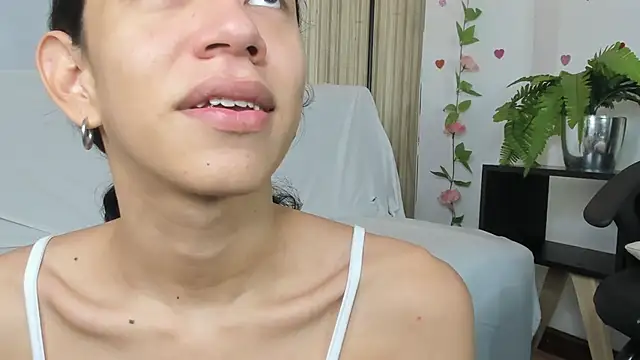 Snapshot of AdammClark1 chatting on February 18, 8:47 pm AdammClark1 online show from February 18, 8:47 pm