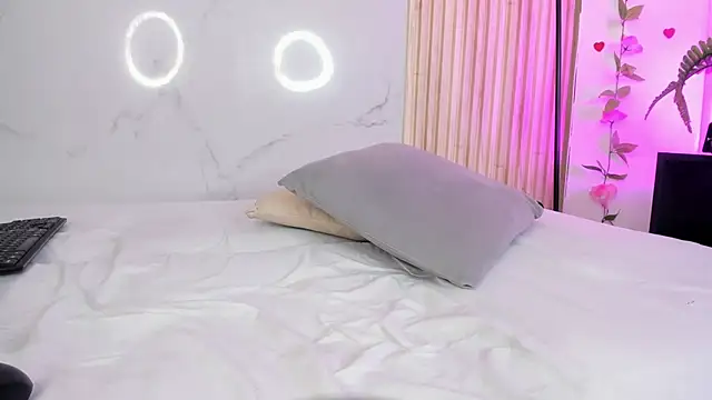 Snapshot of AdammClark1 chatting on March 19, 12:15 am AdammClark1 online show from March 19, 12:15 am