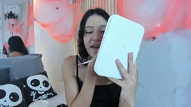 Snapshot of AdammClark1 chatting on October 11, 9:13 pm AdammClark1 online show from October 11, 9:13 pm