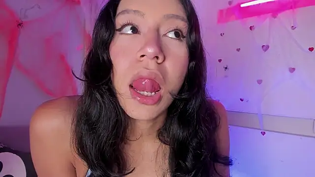 Snapshot of AdammClark1 chatting on October 27, 9:08 pm AdammClark1 online show from October 27, 9:08 pm