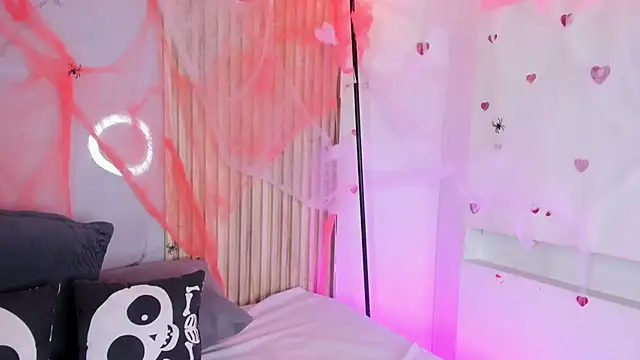 Snapshot of AdammClark1 chatting on November 1, 9:06 pm AdammClark1 online show from November 1, 9:06 pm