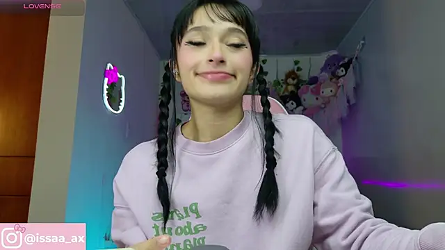 issagarcia online show from October 18, 11:49 pm