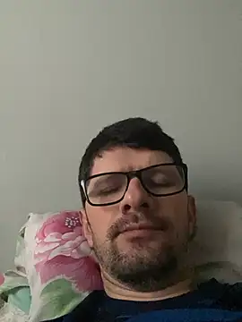 Snapshot of Juliano2289 chatting on July 28, 3:43 pm Juliano2289 online show from July 28, 3:43 pm