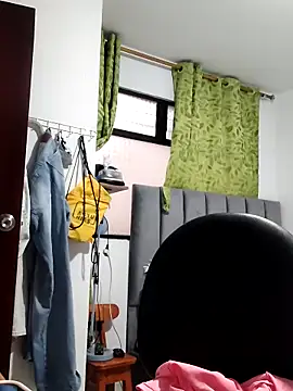 CurvySara1 online show from February 15, 9:11 pm