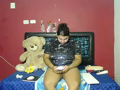 karolhot916 online show from March 2, 9:43 pm