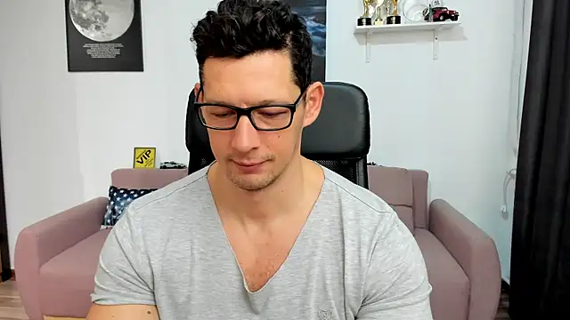 BrutusK08 online show from January 15, 8:08 am