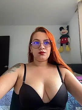Snapshot of eva__xox chatting on May 8, 8:36 pm eva xox online show from May 8, 8:36 pm