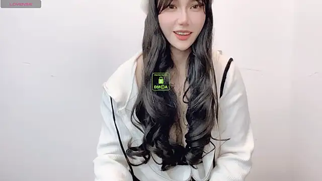 Snapshot of LIsha--170 chatting on December 10, 9:44 am LIsha--170 online show from December 10, 9:44 am