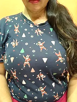 Snapshot of CUTE_SOPHIA- chatting on May 5, 1:24 am CUTE SOPHIA- online show from May 5, 1:24 am