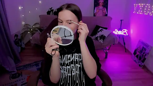 HelloRoxy online show from March 9, 8:46 pm