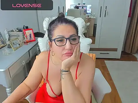 Snapshot of karenncougar chatting on January 20, 5:48 pm karenncougar online show from January 20, 5:48 pm