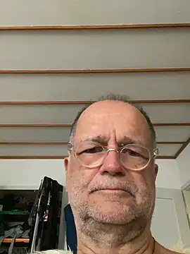 artXhibitor online show from April 12, 7:24 am