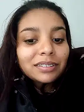 stefanie010 online show from December 18, 8:25 pm