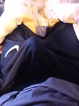 Snapshot of BigY690 chatting on June 14, 11:40 pm BigY690 online show from June 14, 11:40 pm