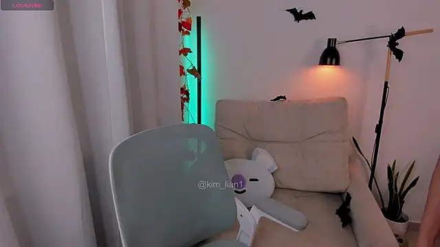 kim lian21 online show from October 21, 12:50 pm