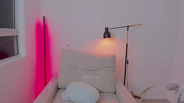 kim lian21 online show from April 9, 9:36 am