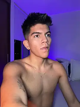 santiago 01 online show from December 6, 11:14 pm