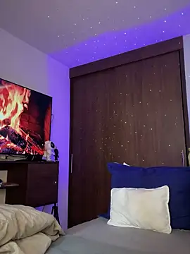 santiago 01 online show from March 14, 1:13 pm