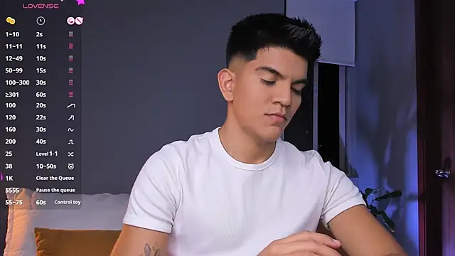 santiago 01 online show from September 12, 12:33 am