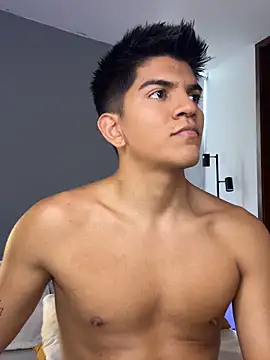 santiago 01 online show from March 4, 9:21 pm