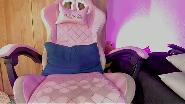 emily lady20 online show from February 7, 9:58 am