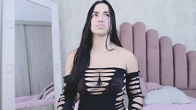 Snapshot of Bella_Fior chatting on November 26, 8:32 pm Bella Fior online show from November 26, 8:32 pm