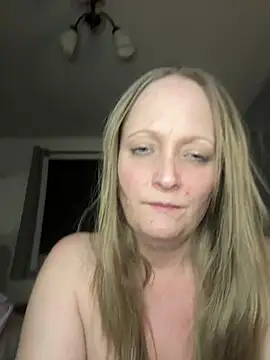 HoneyBluex online show from February 3, 9:18 pm