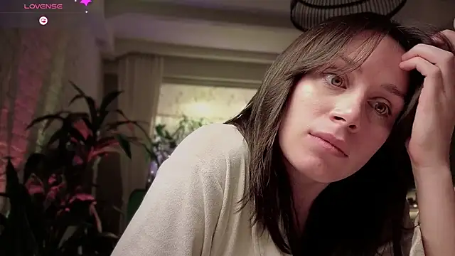 moon deity  online show from December 10, 7:26 am