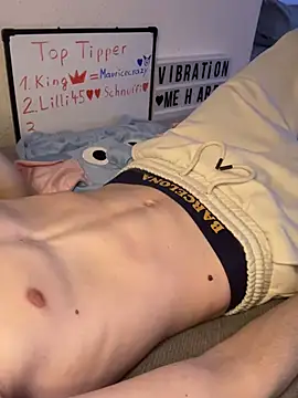 Snapshot of secret_dream415 chatting on December 7, 7:21 pm secret dream415 online show from December 7, 7:21 pm