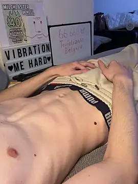 Snapshot of secret_dream415 chatting on September 15, 7:03 pm secret dream415 online show from September 15, 7:03 pm