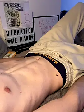 Snapshot of secret_dream415 chatting on September 17, 6:53 pm secret dream415 online show from September 17, 6:53 pm