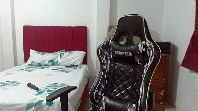 Snapshot of KathyHardcore69 chatting on February 23, 2:07 am KathyHardcore69 online show from February 23, 2:07 am