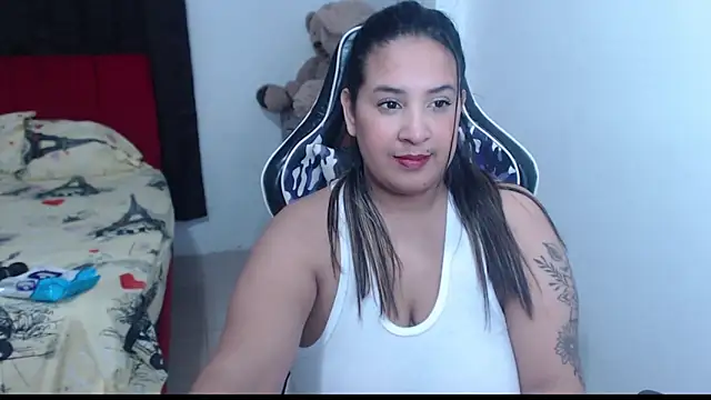 Snapshot of KathyHardcore69 chatting on November 11, 2:33 am KathyHardcore69 online show from November 11, 2:33 am