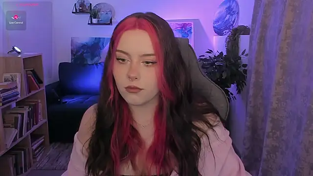 CoralineKeyns online show from March 24, 5:23 am