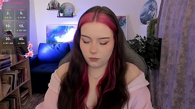 CoralineKeyns online show from April 7, 5:41 am