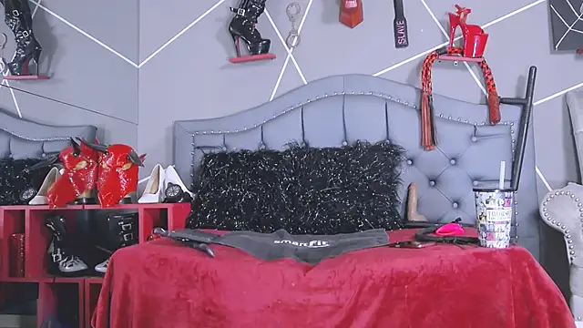 Evangeline online show from January 5, 10:57 pm