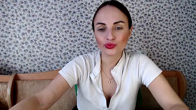 Snapshot of Tinadream20 chatting on September 25, 9:13 am Tinadream20 online show from September 25, 9:13 am