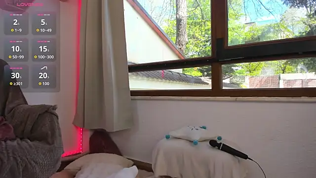 Awesome Jolie online show from April 20, 8:39 am