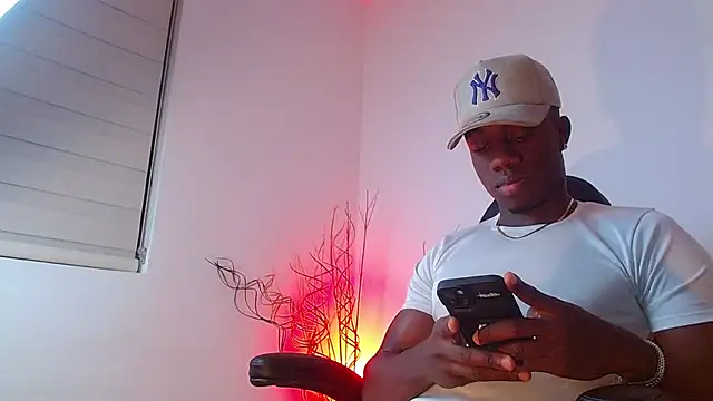 Snapshot of mike_wallace chatting on February 4, 3:44 am mike wallace online show from February 4, 3:44 am