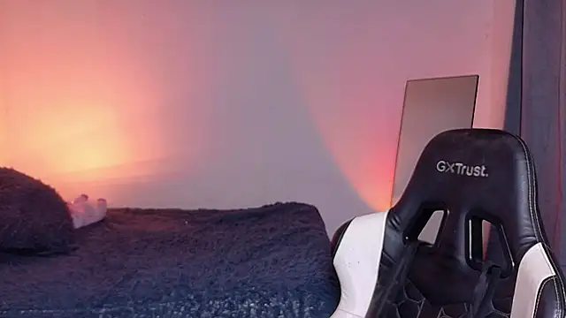 Alan26  online show from April 4, 10:07 pm