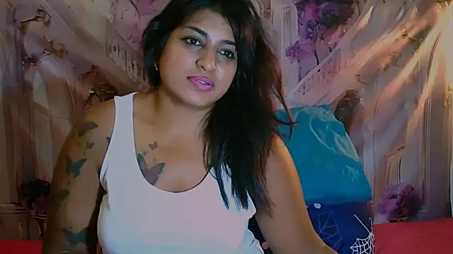 Snapshot of RoyalIndianCreamPuff chatting on February 8, 5:27 pm RoyalIndianCreamPuff online show from February 8, 5:27 pm