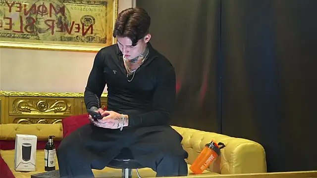 dantecoppolaa  online show from April 24, 11:51 pm