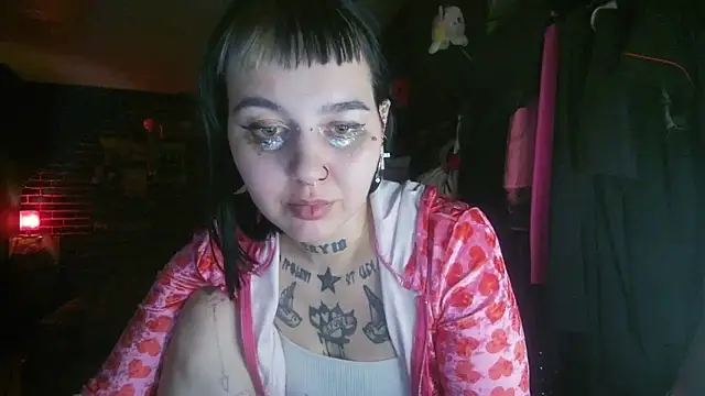 MoorderxDoll online show from January 8, 10:16 pm