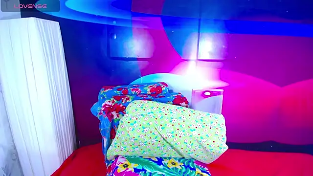 Cristalxxts online show from October 30, 6:30 pm