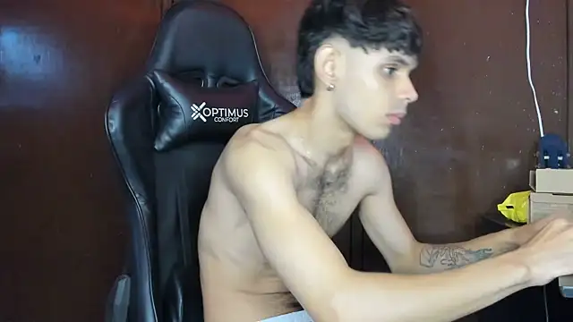 Snapshot of BanMeel01 chatting on October 20, 12:44 am BanMeel01 online show from October 20, 12:44 am