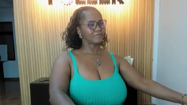 AliciaMiilf online show from February 11, 7:05 pm