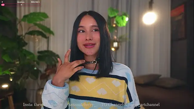 Snapshot of Miss_beee chatting on November 15, 1:03 am Miss beee online show from November 15, 1:03 am