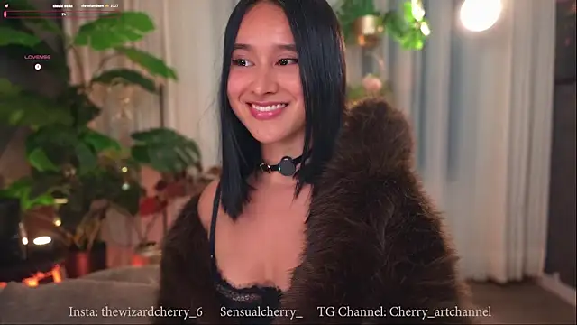 Snapshot of Miss_beee chatting on November 20, 12:55 am Miss beee online show from November 20, 12:55 am