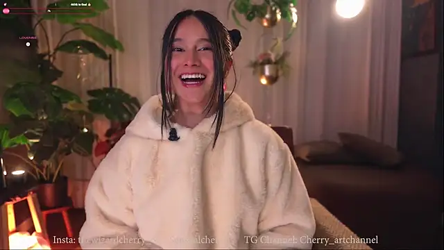 Snapshot of Miss_beee chatting on November 21, 11:03 pm Miss beee online show from November 21, 11:03 pm