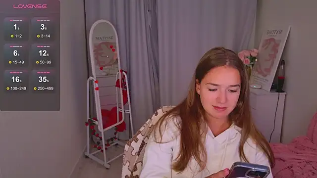 LovelyJessie online show from February 19, 2:02 pm